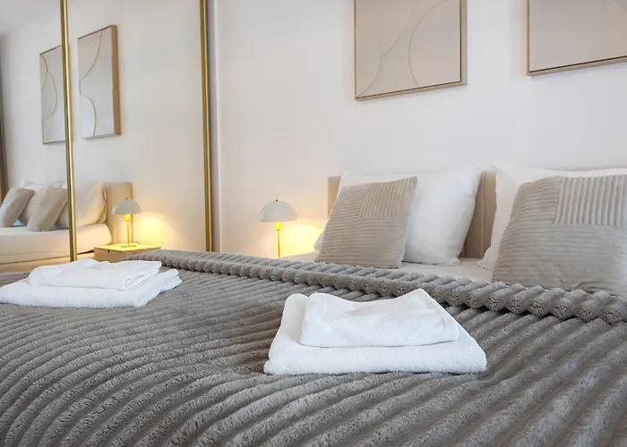 Skau Sky Park Ivory By Zaha Hadid 11 Floor 4 Tower Free Parking *